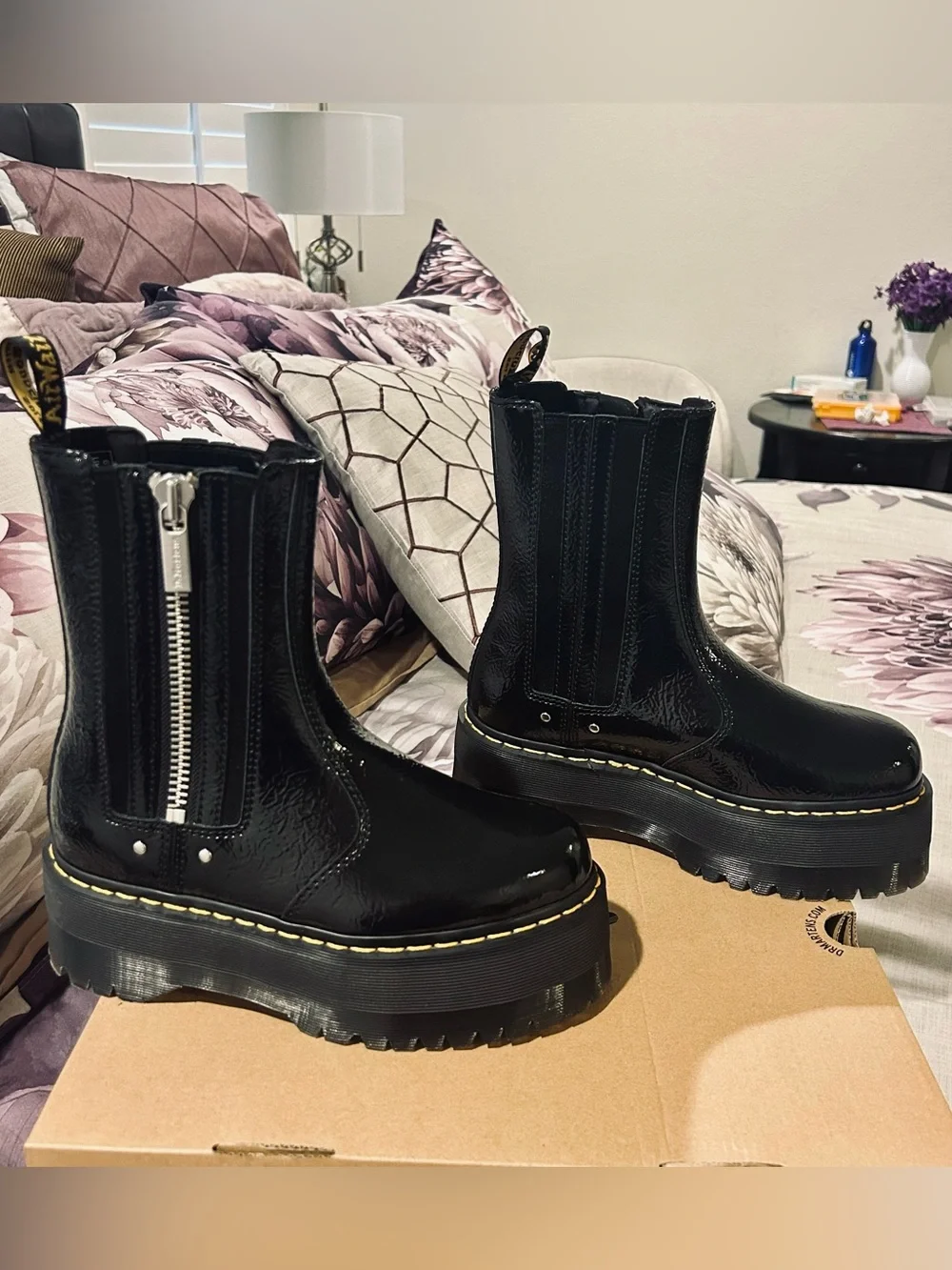 DR. MARTENS 2976 MAX DISTRESSED PATENT CHELSEA PLATFORM BOOTS, SZ 8, NEW, $220.